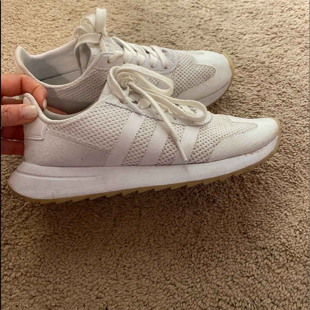 White Adidas Size 7 1/2 Originals